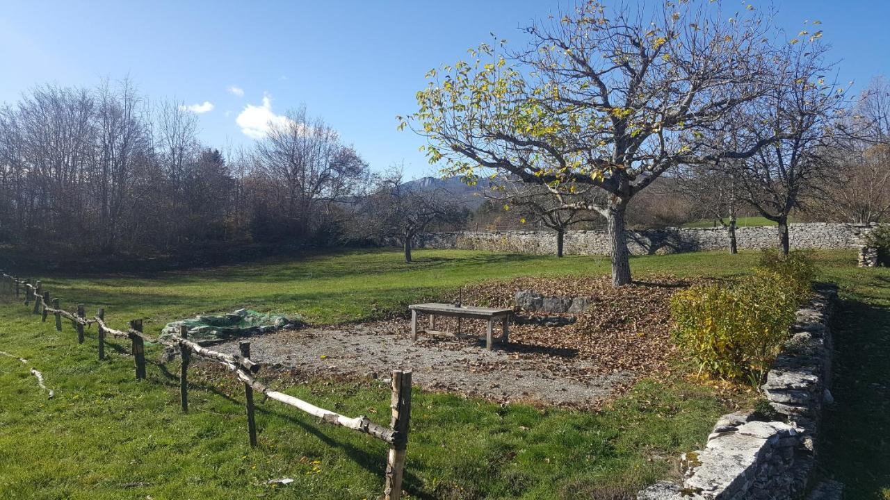 Gite Bard Des Ours Saint-Martin-en-Vercors ภายนอก รูปภาพ